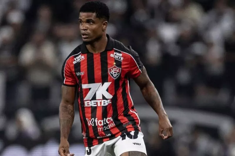 Jamerson recebe alta após cirurgia e inicia recuperação no Vitória