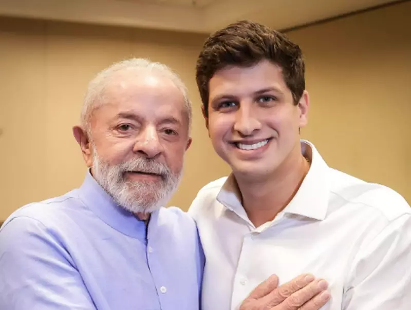 João Campos assume presidência do PSB com presença de Lula e Motta em evento histórico