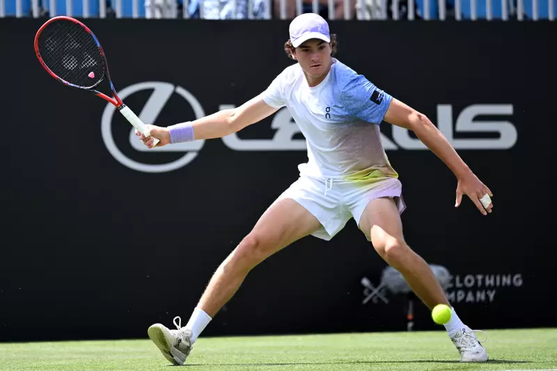 João Fonseca enfrenta Taylor Fritz: horário e onde assistir ao duelo emocionante