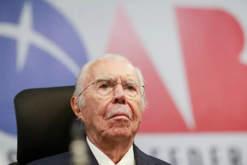 José Sarney estreia no Instagram e viraliza com post nostálgico