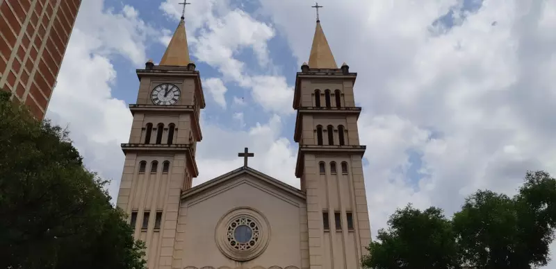 Jovem disfarçado de flanelinha é preso por tráfico de drogas em frente à Catedral de Piracicaba