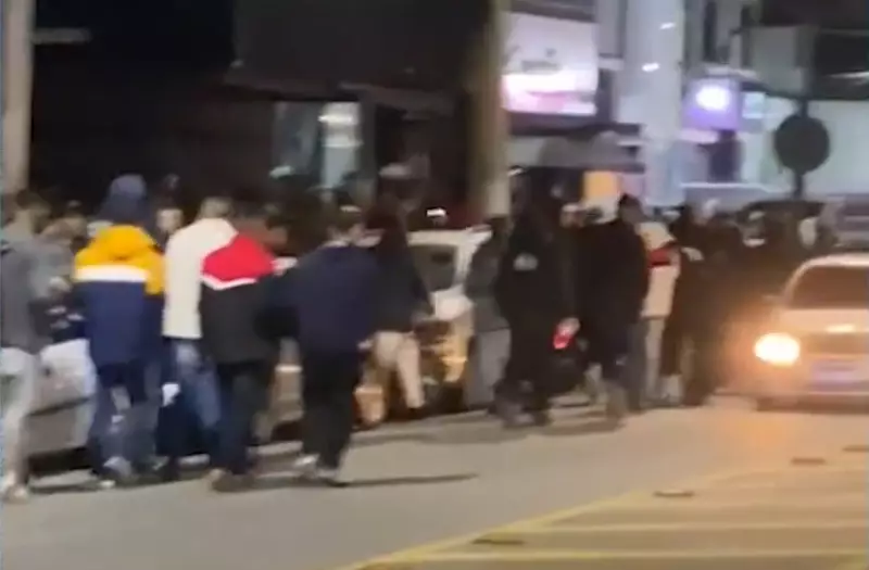 Jovem é agredida por ex-namorado em Taubaté e caso vira confusão na Avenida Itália