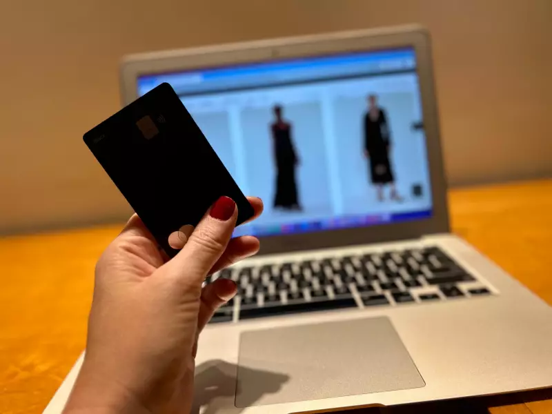 Jovem é alvo de operação em Boa Vista por suspeita de fraudar cartões para comprar ingressos e vinhos caros