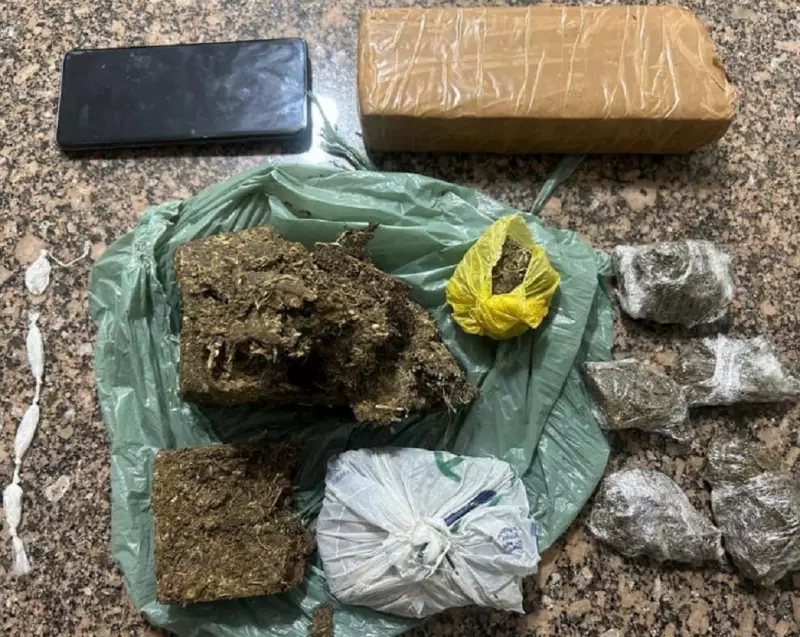 Jovem é preso em flagrante por tráfico de drogas em Santo Anastácio após tentar fugir da polícia