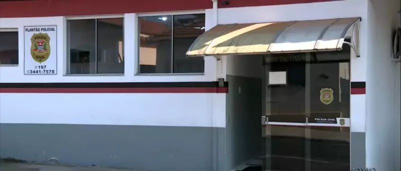 Jovem incendeia casa dos pais e foge de bicicleta em Limeira: veja detalhes