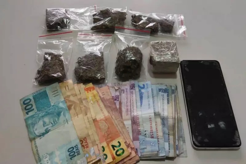 Jovem tenta se livrar de pochete com drogas e é preso em flagrante em Presidente Venceslau