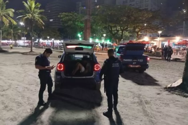 Jovens são agredidos por multidão após acusação de furto no litoral de SP; vídeo choca