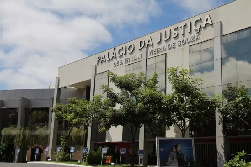 Justiça de MT suspende verba extra de R$ 4 mil para vereadores