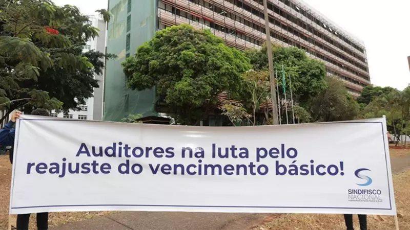 Justiça determina fim da greve dos auditores da Receita e aplica multa de R$ 500 mil