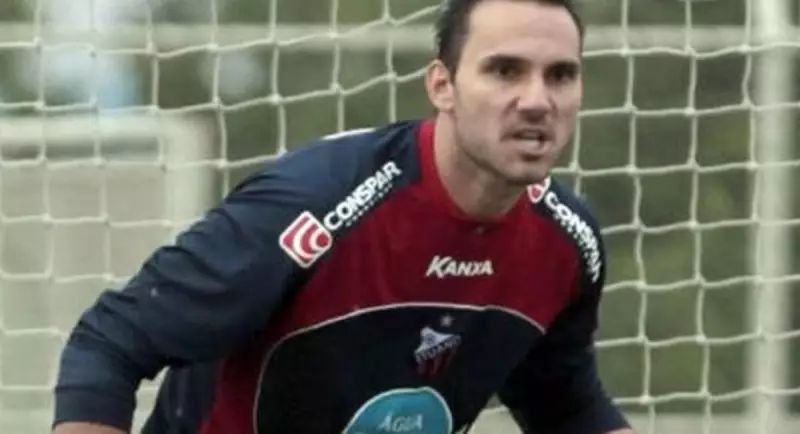 Justiça do Trabalho concede adicional noturno a goleiro Roberto Volpato: entenda o caso