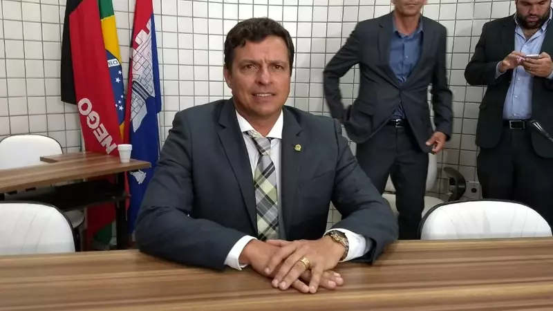 Justiça Eleitoral cassa mandatos do prefeito, vice e vereador em Cabedelo: entenda o caso