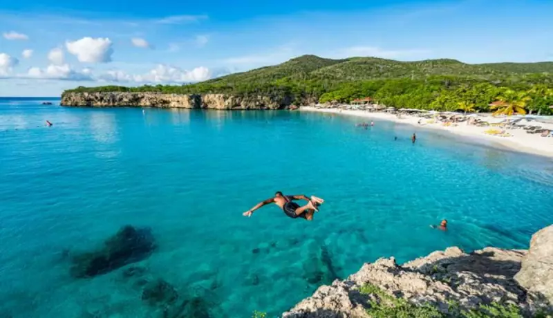 LATAM anuncia novos destinos internacionais para 2025: Curaçao e Tucumán