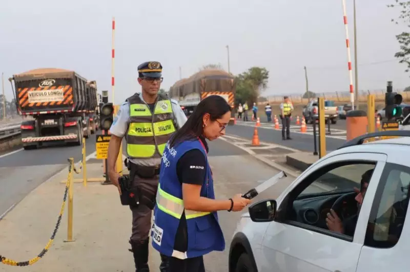 Lei Seca completa 17 anos, mas muitos motoristas ainda desafiam as regras e dirigem após beber