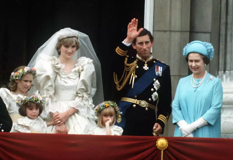Leilão inédito de vestido da Princesa Diana arrecada US$ 300 mil e emociona fãs