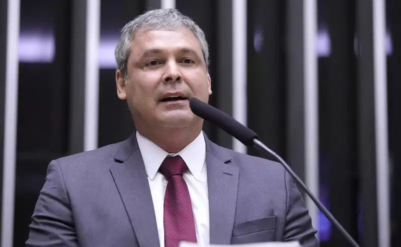 Lindbergh Farias e a polêmica frase sobre o PT: o que realmente disse o ex-senador?