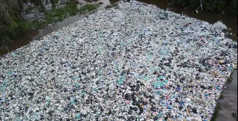 Lixão a céu aberto no Peru contamina rio que deságua no Amazonas: um desastre ambiental em escala internacional