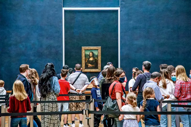 Louvre fecha as portas em protesto contra excesso de turistas: a Europa em crise com o overtourism