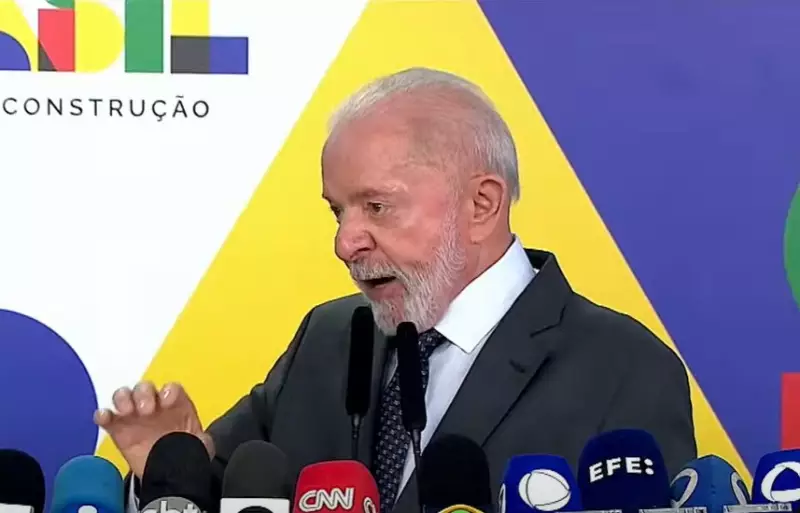 Lula critica Eduardo Bolsonaro por suposta submissão a Trump em discurso acalorado