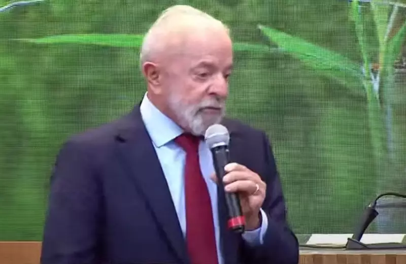 Lula critica Trump: "Ele deveria ser mais chefe de Estado"