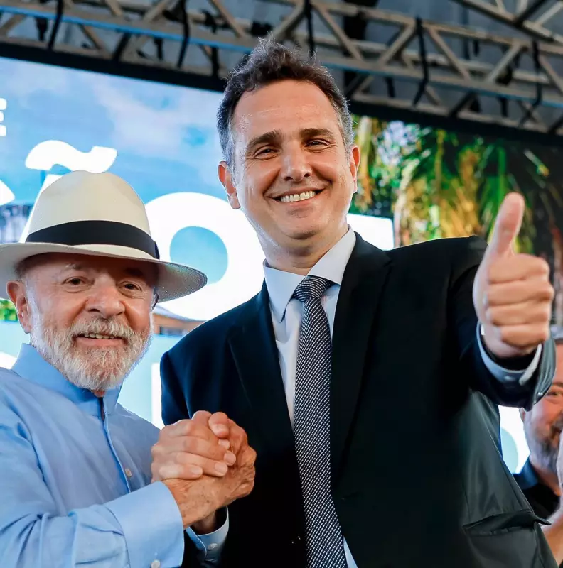 Lula defende Pacheco em evento de doação de tratores em Minas Gerais