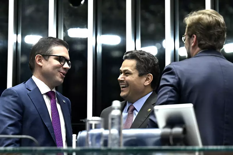 Lula enfrenta impasse: confrontar o Congresso no STF ou renegociar projetos?