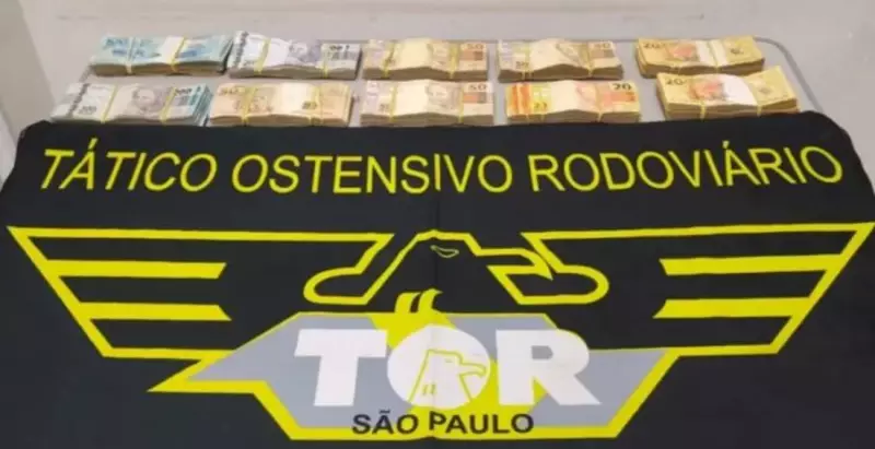 Mais de R$ 59 mil de origem desconhecida são encontrados em fundo falso de carro na SP-310
