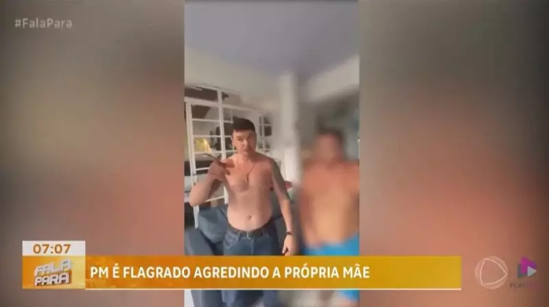 Major da PM é filmado agredindo pais durante discussão em via pública — Veja o vídeo
