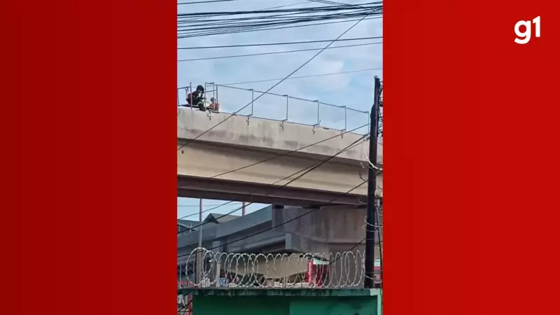 Manaus instala grades de proteção no Viaduto Rei Pelé após mortes de motociclistas