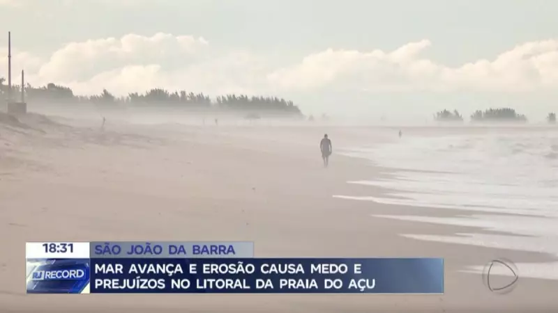 Mar avança e erosão causa medo e prejuízos em praia de São João da Barra, RJ