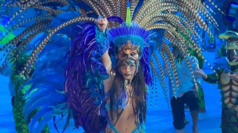 Marcelie Albuquerque, Cunhã Poranga do Caprichoso, se torna a 'Mãe de Todas as Mães da Floresta' em Parintins 2025