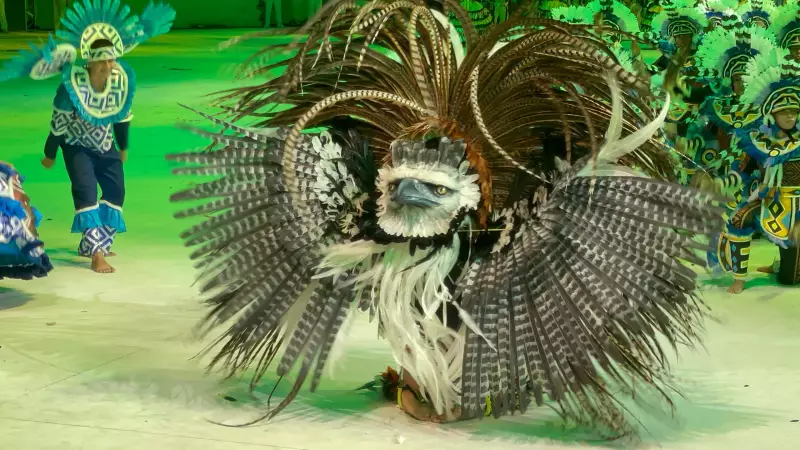 Marciele Albuquerque brilha como gavião na estreia do Caprichoso no Festival de Parintins 2025