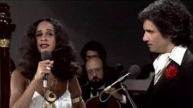 Maria Bethânia: Bastidores da vida e carreira revelados por Roberto Carlos, Gilberto Gil e familiares