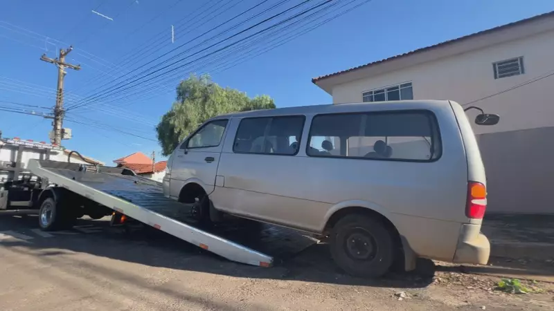 Marília intensifica combate à dengue com recolhimento de veículos abandonados