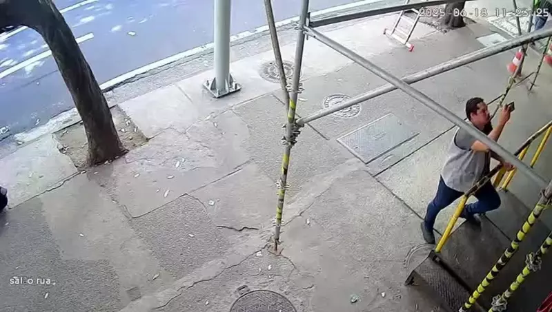 Marquise desaba em Copacabana e deixa feridos: veja detalhes do acidente