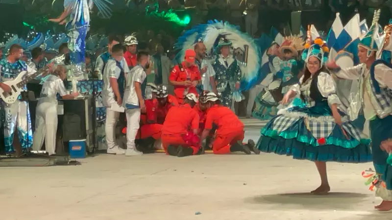 Membro do Conselho de Artes do Caprichoso passa mal durante apresentação no Festival de Parintins e é hospitalizado