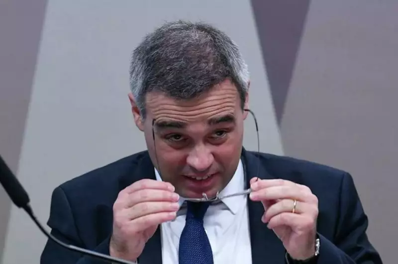 Mendonça defende autorregulação das redes sociais e questiona combate a fake news