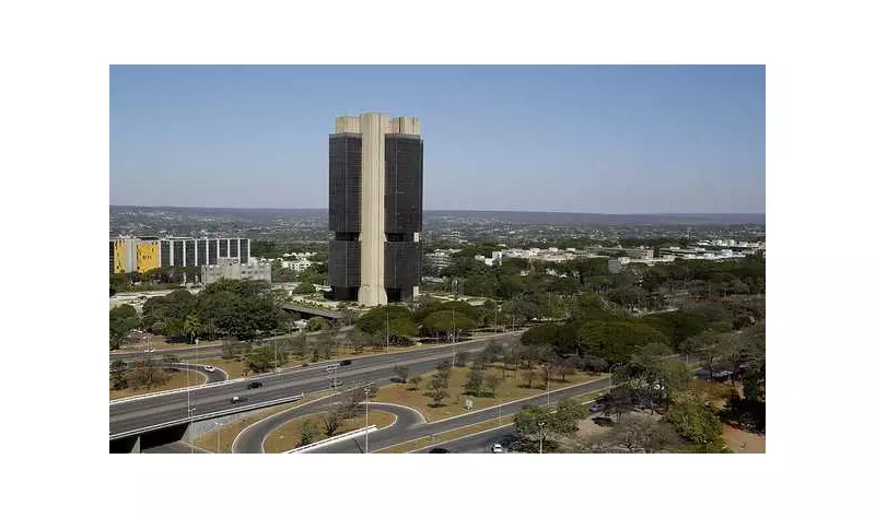 Mercado financeiro reduz estimativa de inflação para 2025 e projeta crescimento maior do PIB