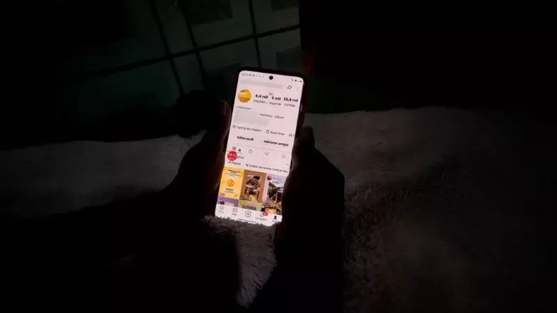 Microtrabalhos na internet: a exaustiva rotina de mulheres que buscam renda extra em casa
