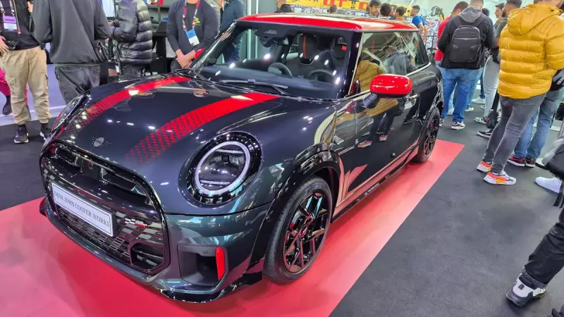 Mini revela novos modelos John Cooper Works E e Cabrio no Festival de Interlagos