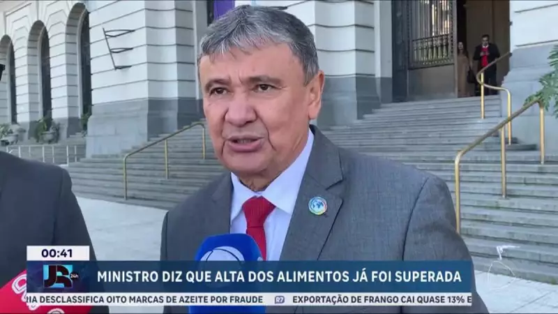 Ministro de Lula culpa alta dos preços dos alimentos por queda na popularidade do governo