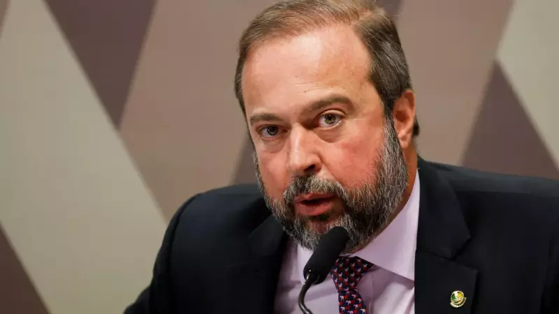 Ministro propõe gás natural mais barato para impulsionar reindustrialização do Brasil