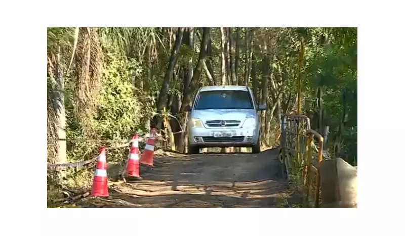 Moradores de bairro rural em Rafard enfrentam buracos e falta de segurança sem ponte oficial