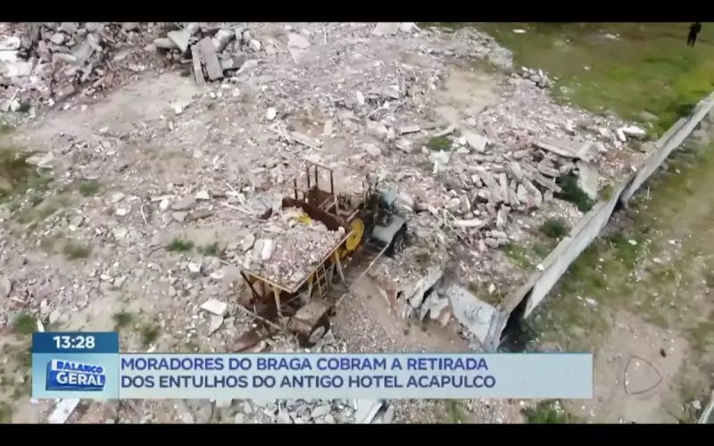 Moradores de Cabo Frio (RJ) exigem solução para entulhos de hotel abandonado