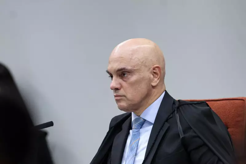 Moraes alerta: redes sociais transformam consumidores em eleitores e ampliam poder político