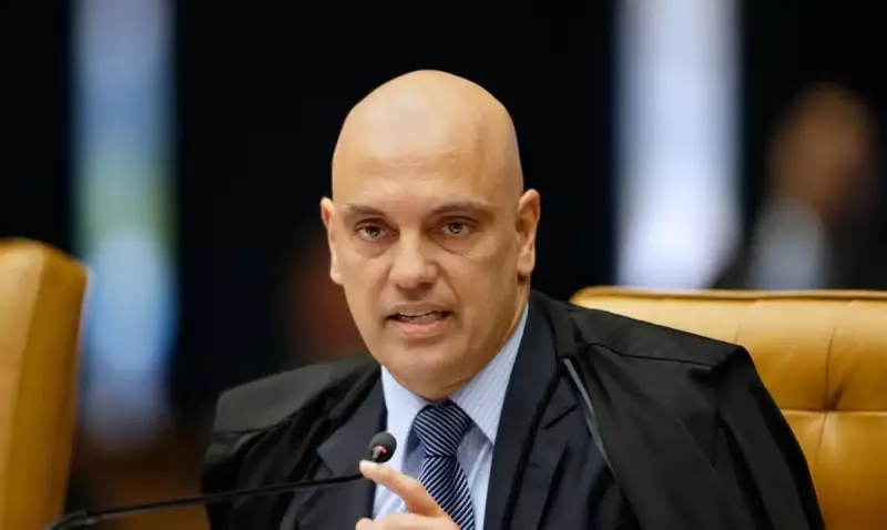Moraes autoriza visitas a ex-assessor de Bolsonaro preso por interferência em delação premiada