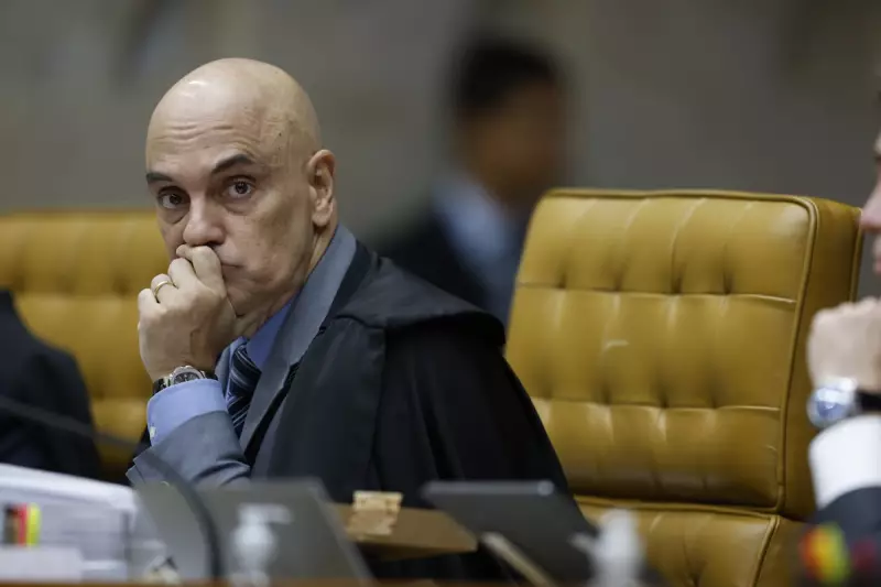 Moraes formaliza pedido de extradição de Zambelli: deputada condenada a 10 anos de prisão