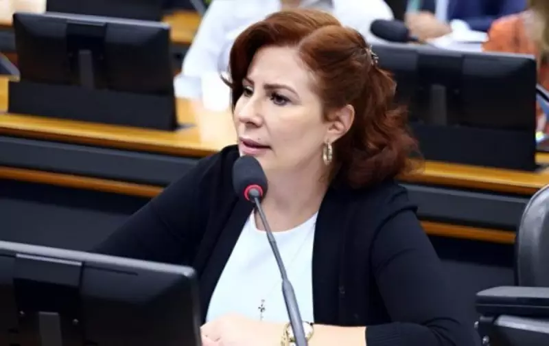 Moraes rejeita recurso da DPU e mantém arquivamento de processo contra Zambelli no STF