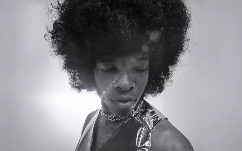 Morre aos 82 anos Sly Stone, lendário vocalista do funk americano e fundador da banda Sly & The Family Stone