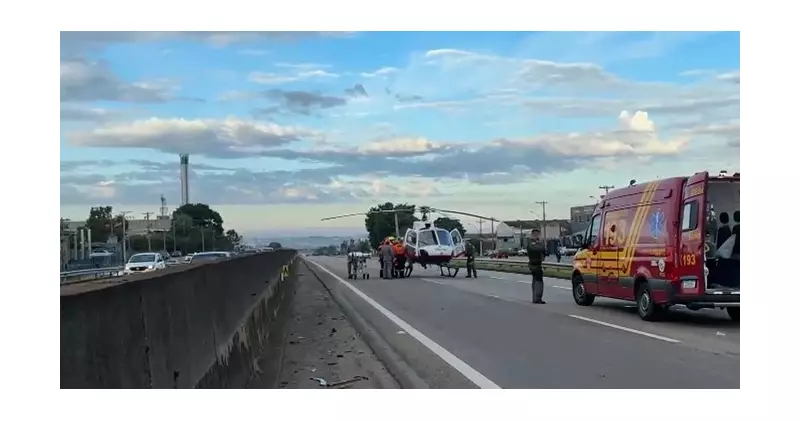 Motociclista em estado grave após acidente com cinco veículos na Rodovia Santos Dumont