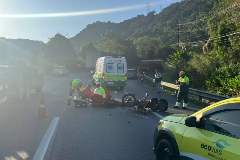 Motociclista morre em grave acidente na rodovia de SP: colisão com carreta é fatal